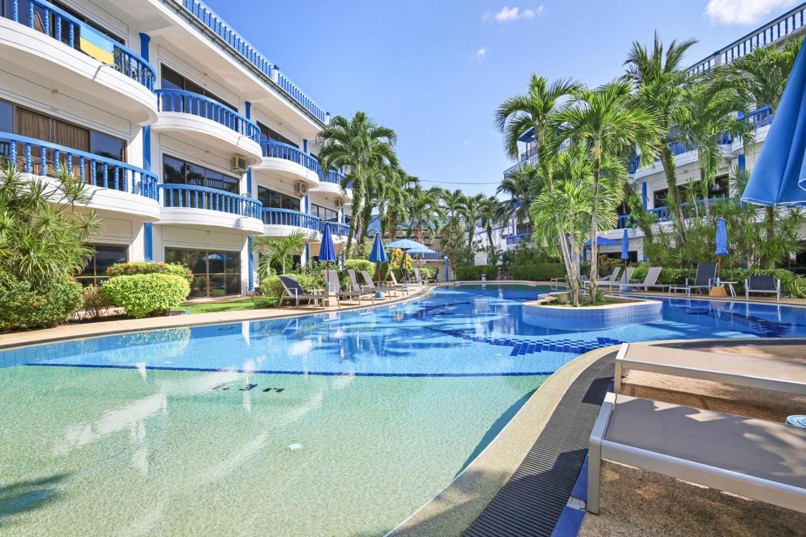 The Club Residence Pantai Kamala Bagian luar foto