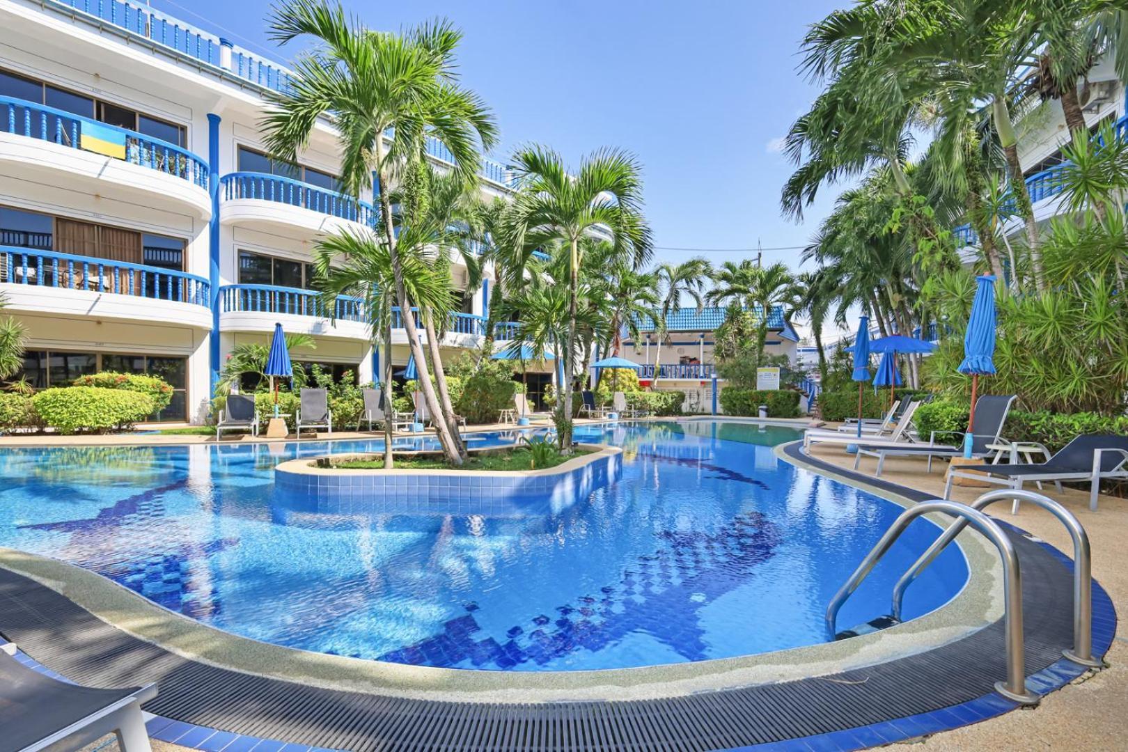 The Club Residence Pantai Kamala Bagian luar foto