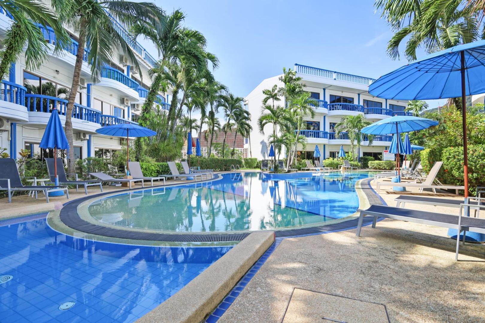 The Club Residence Pantai Kamala Bagian luar foto