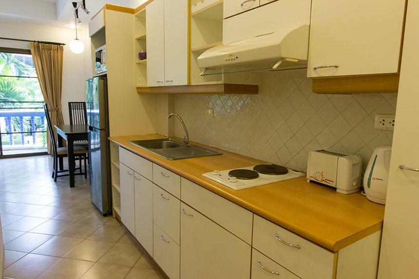 The Club Residence Pantai Kamala Bagian luar foto