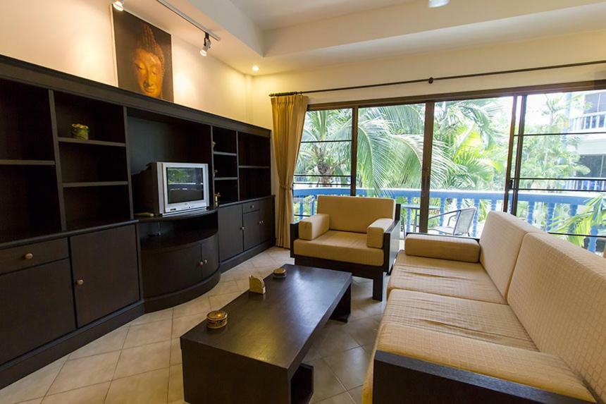 The Club Residence Pantai Kamala Bagian luar foto