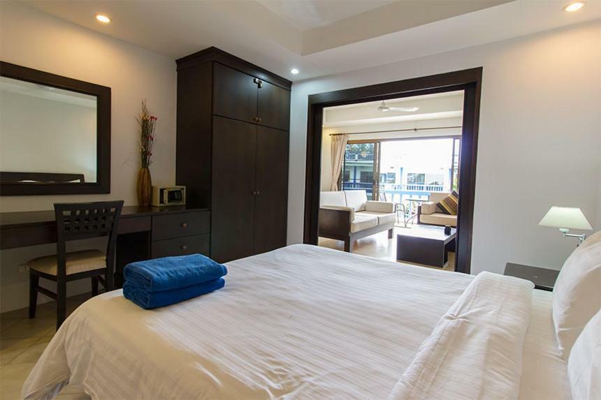 The Club Residence Pantai Kamala Bagian luar foto